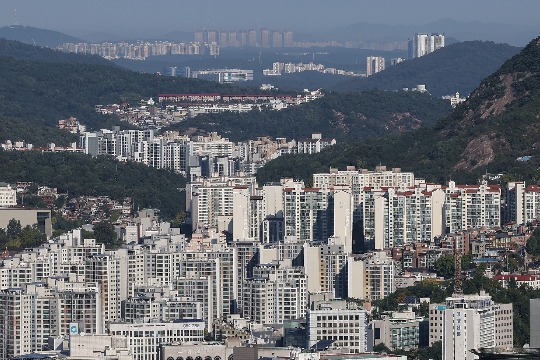 South Korean real estate debt triples in value over past decade.