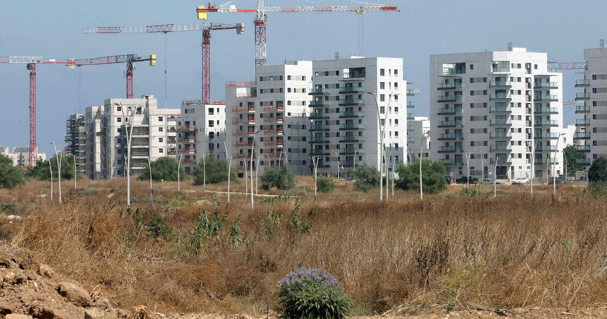 Israeli real estate agents navigate challenging market amidst Middle East conflict.