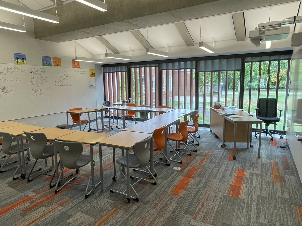 Skanska completes modern math facility at Milton Academy in Massachusetts.