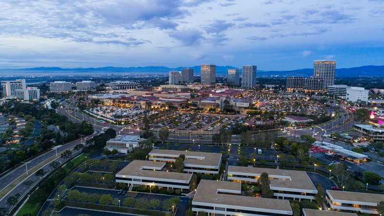 PIMCO executives discuss shifting real estate leadership at a conference.