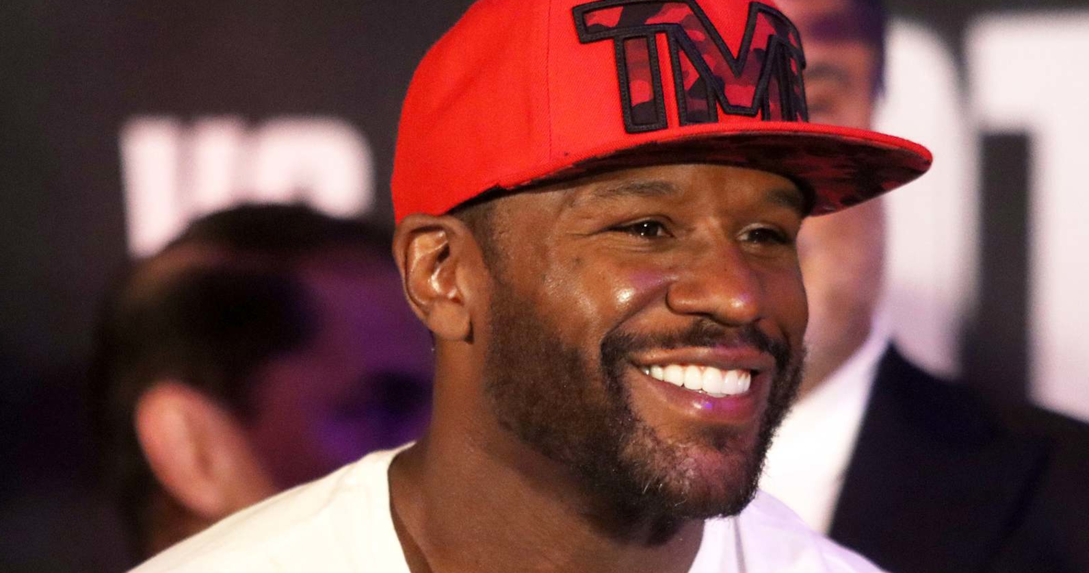 Floyd Mayweather signs massive NYC real estate deal worth over $400 million.