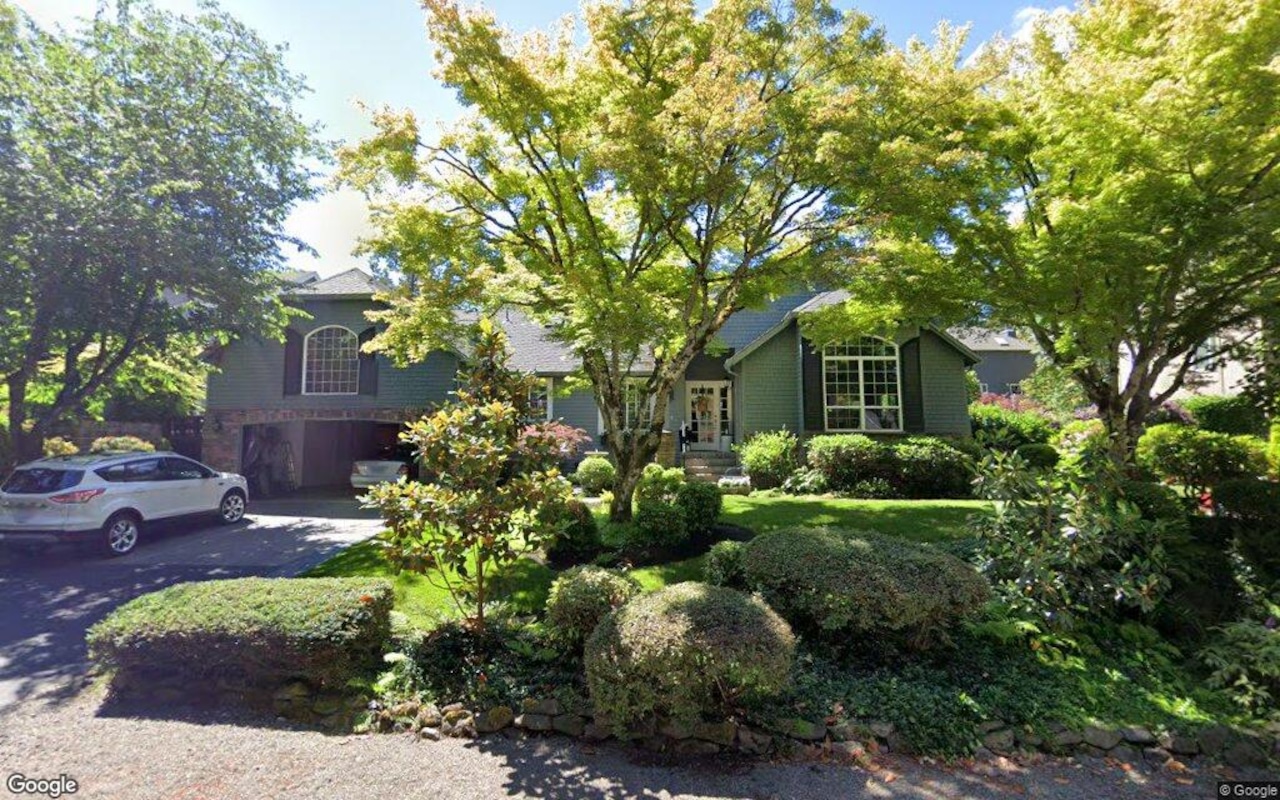 Lake Oswego homes under $1 million in Oregon real estate market update.