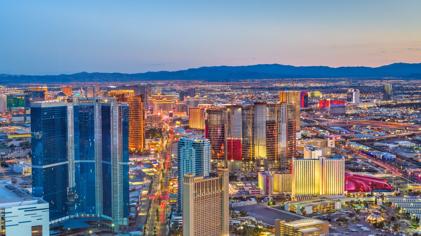 Las Vegas commercial real estate market trends from ULI reports and analysis.