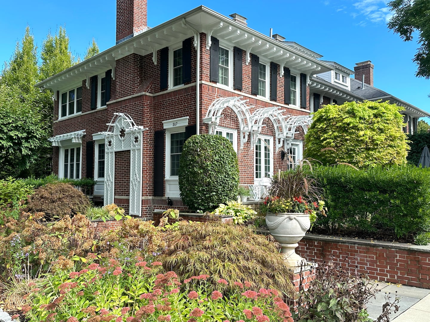 Providence condo sets record with $2 million townhouse sale on East Side.