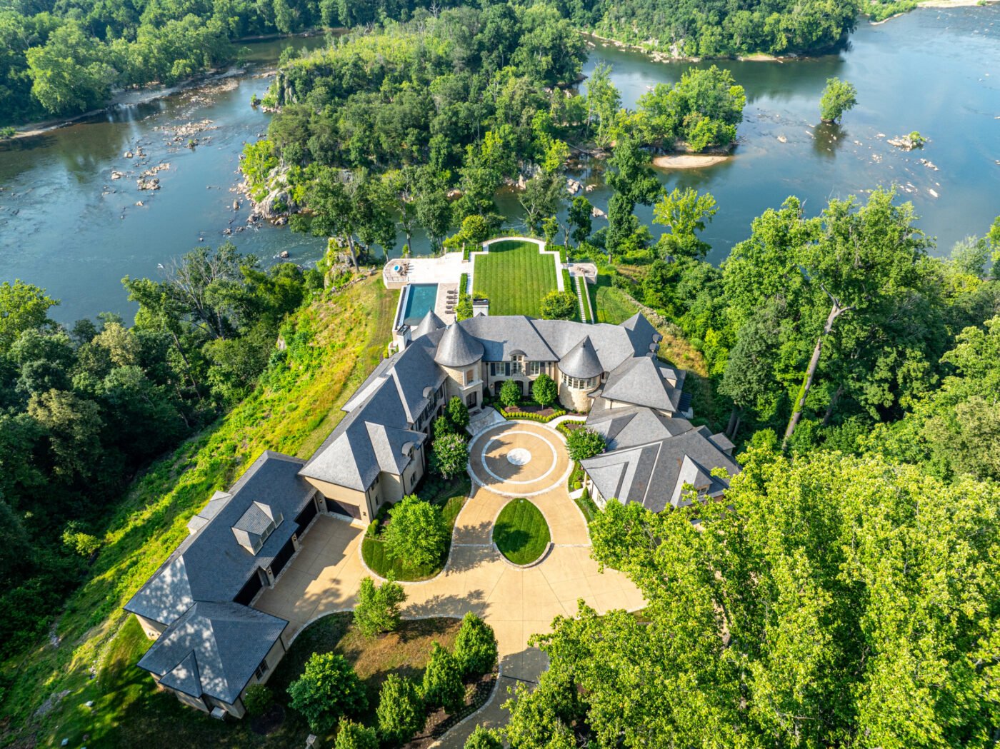 McLean mansion sells for record-breaking $25.5 million in Virginia luxury real estate.