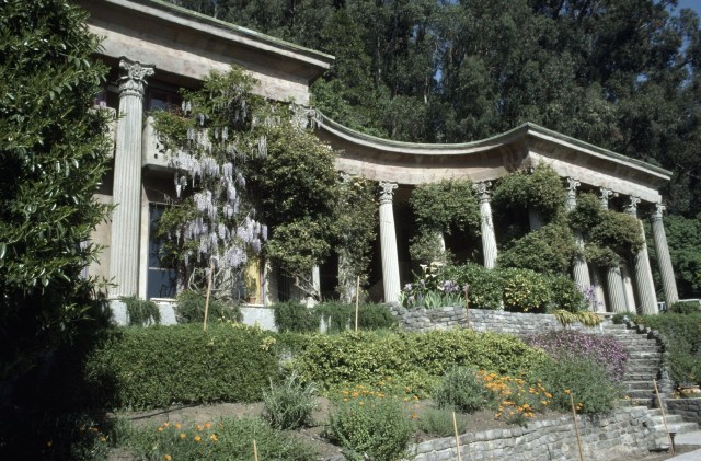 Berkeley Hills estate formerly owned by Getty family sold to new buyer.