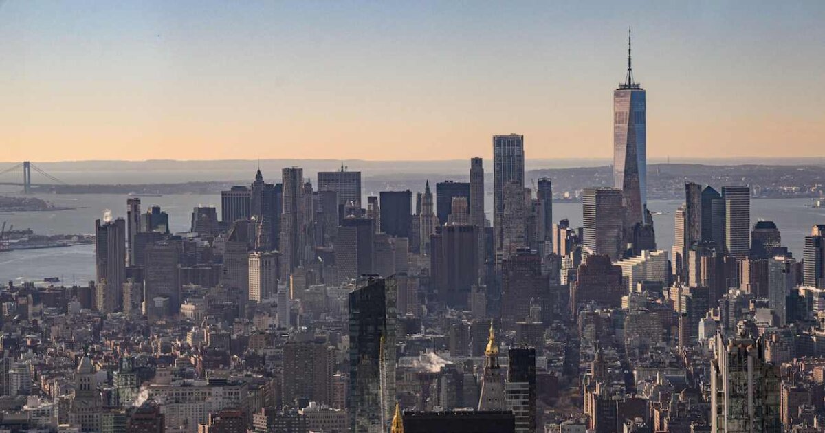 New York City real estate moguls sell properties amidst market downturn.