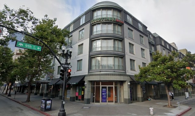 East Bay hotel sold at discounted price amidst lodging market downturn.