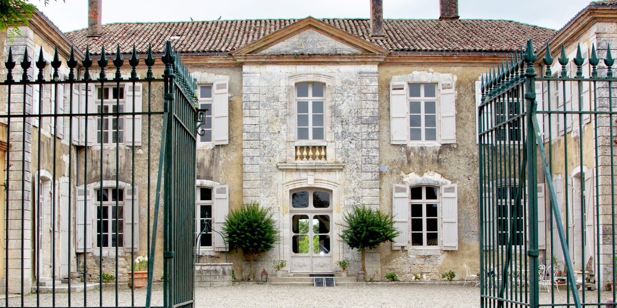 French châteaux flood market with hidden costs revealed to American buyers.