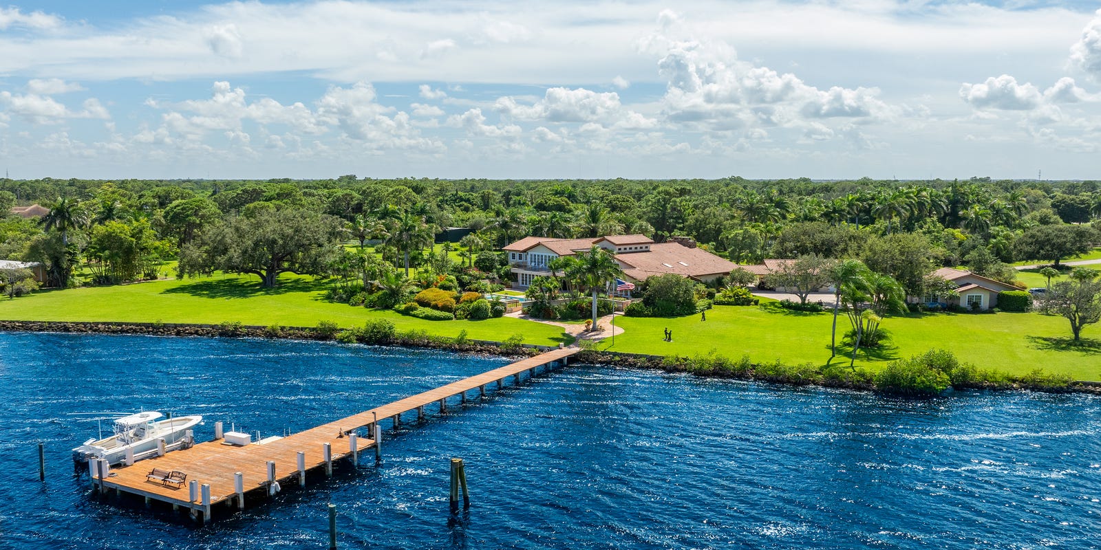 Palm City estate of late businessman Wayne Huizenga listed for sale at $45 million.