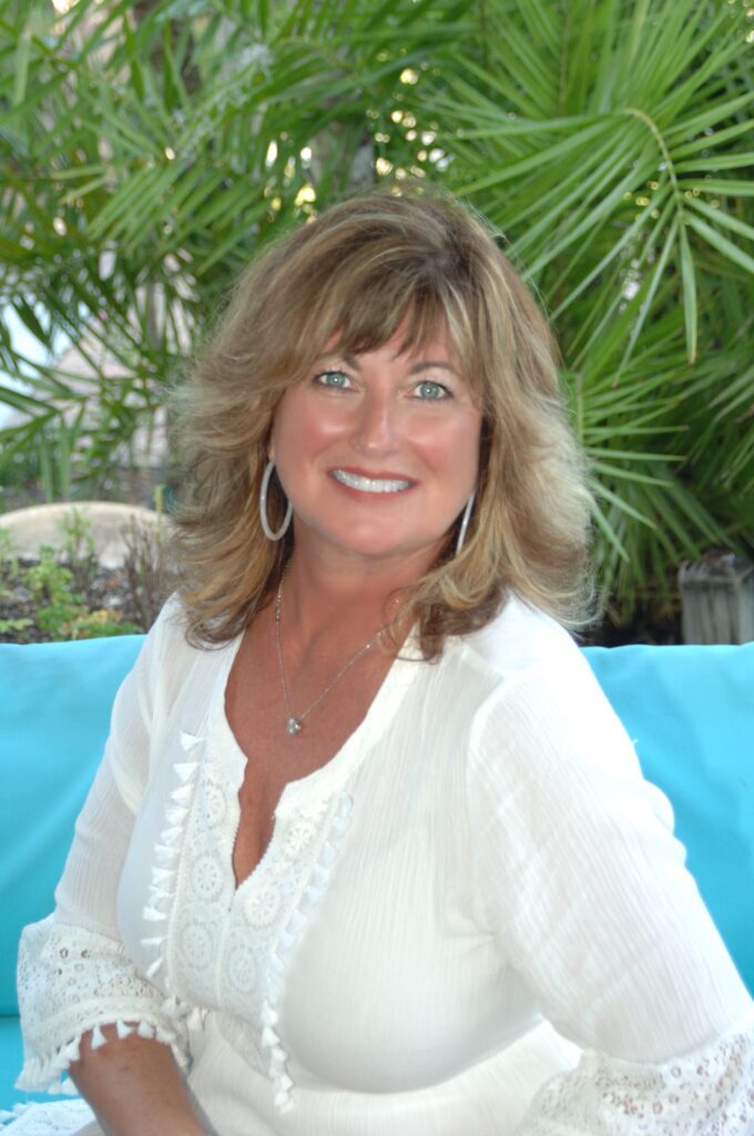 Deborah Ronson joins ParkSide Realty Group as luxury home expert advisor.