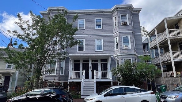 Cambridge multifamily property sold for $2.75 million in Massachusetts real estate deal.