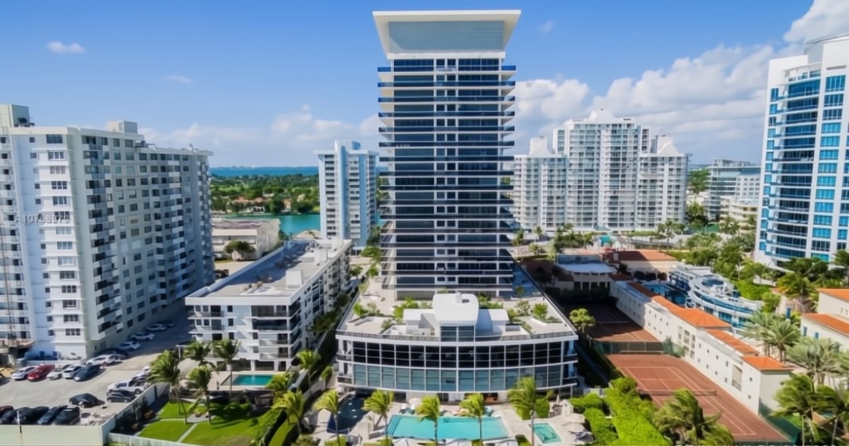 South Florida real estate market shifts to favor buyers, changing landscape.