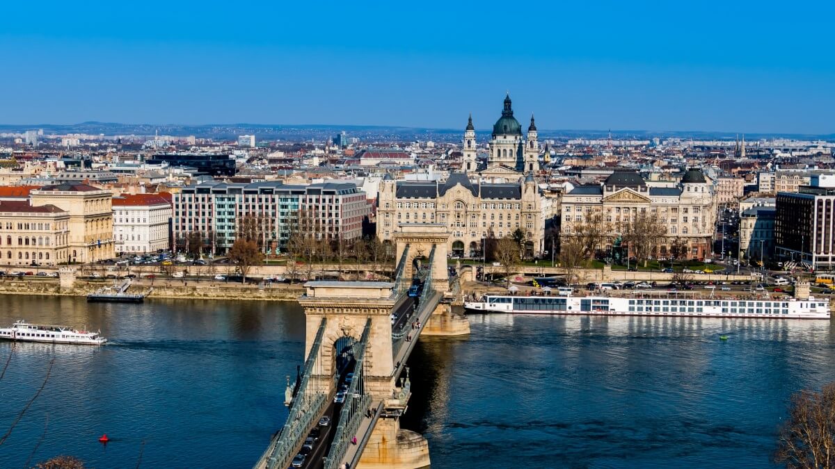 Hungary abolishes real estate investment route for Golden Visa applicants in Budapest.