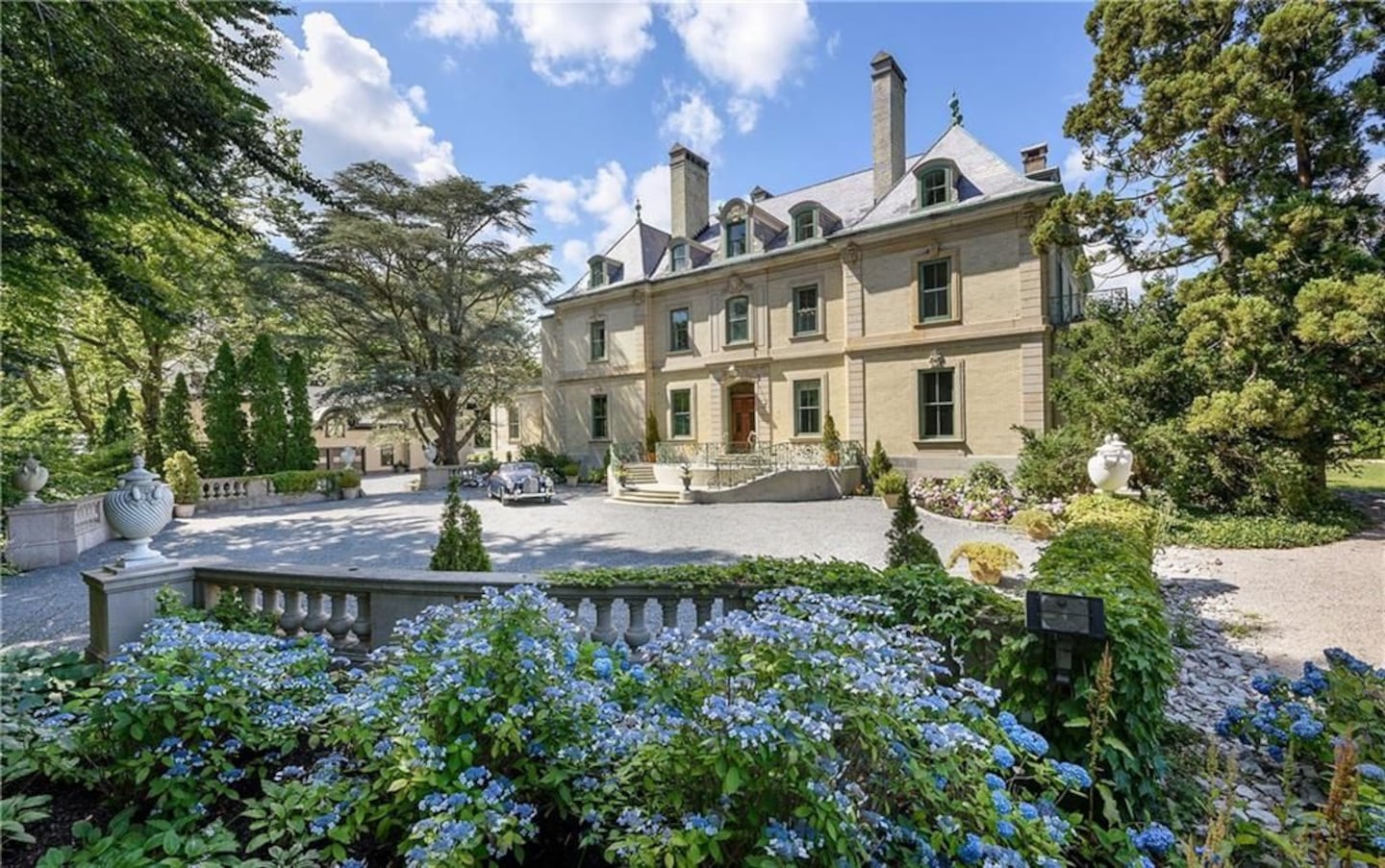 Rhode Island luxury real estate: top sales of 2024 highlighted in report.