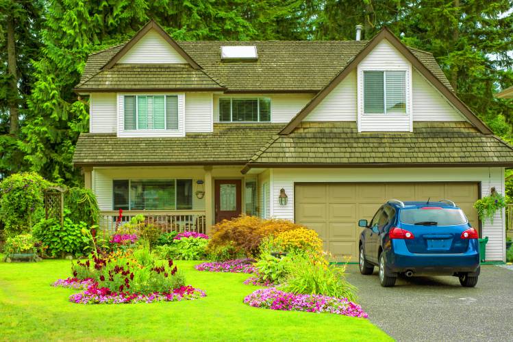 Real estate agent showing house to couple in December 6, 2024.