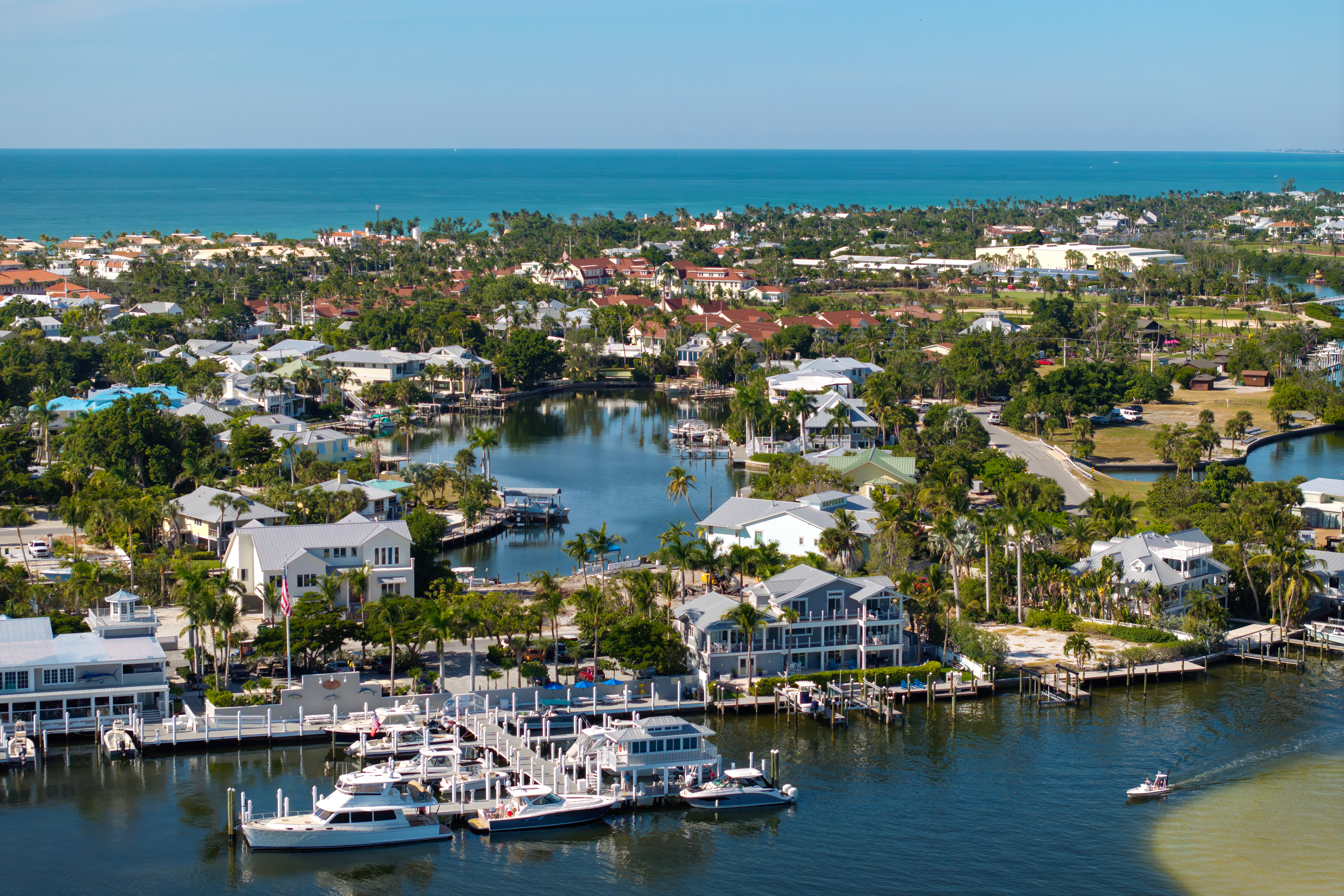 Florida luxury housing market booming with private jet travel rise.