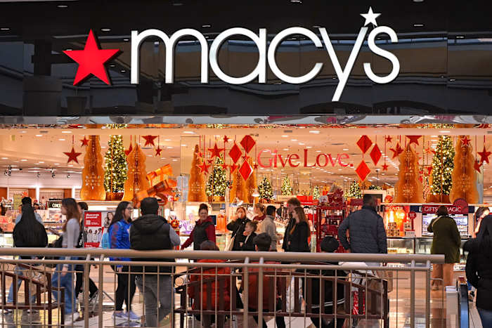 Activists advocate Macy's real estate spinoff to boost shares, store revitalization.