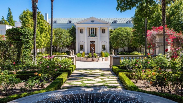 High-end mansions in Southern California's exclusive neighborhoods with breathtaking ocean views.