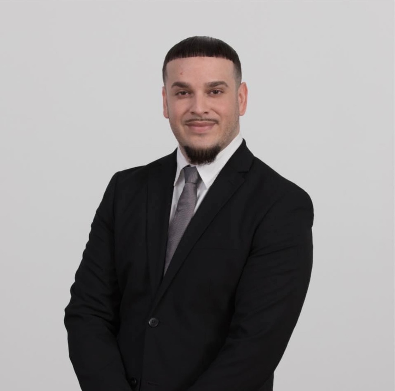 Michael Reyes provides expert guidance in real estate transactions with clients worldwide.