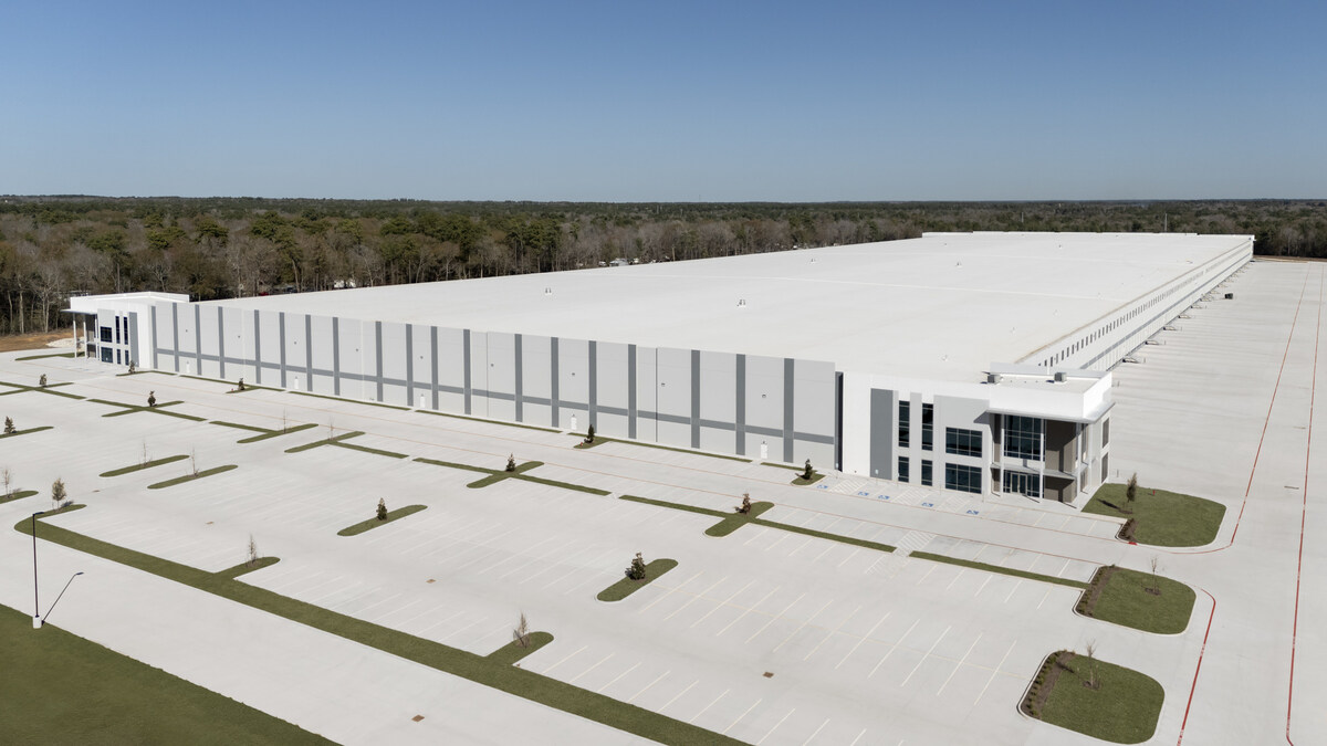 Houston area industrial facility secures massive speculative lease deal, breaking records locally.