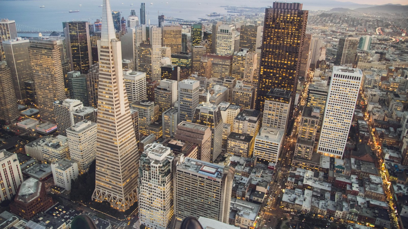 Real estate investors gather around RealtyShares debt-based platform in San Francisco.