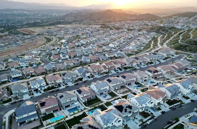 California housing market forecast predicts strengthening economy in 2025, experts say.