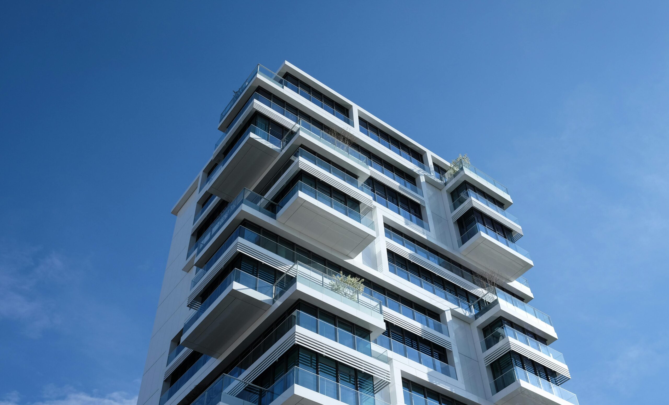 Florida and Texas condo sales slump amidst rising HOA and insurance costs.