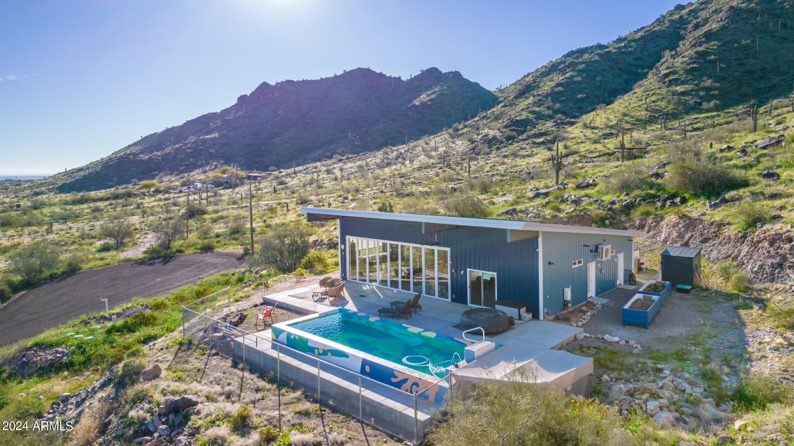 A luxurious coastal-inspired 'dreamhouse' in Arizona leads the 2024 real estate market.