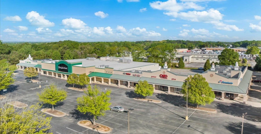 Spartanburg shopping center sold to national real estate investment firm.