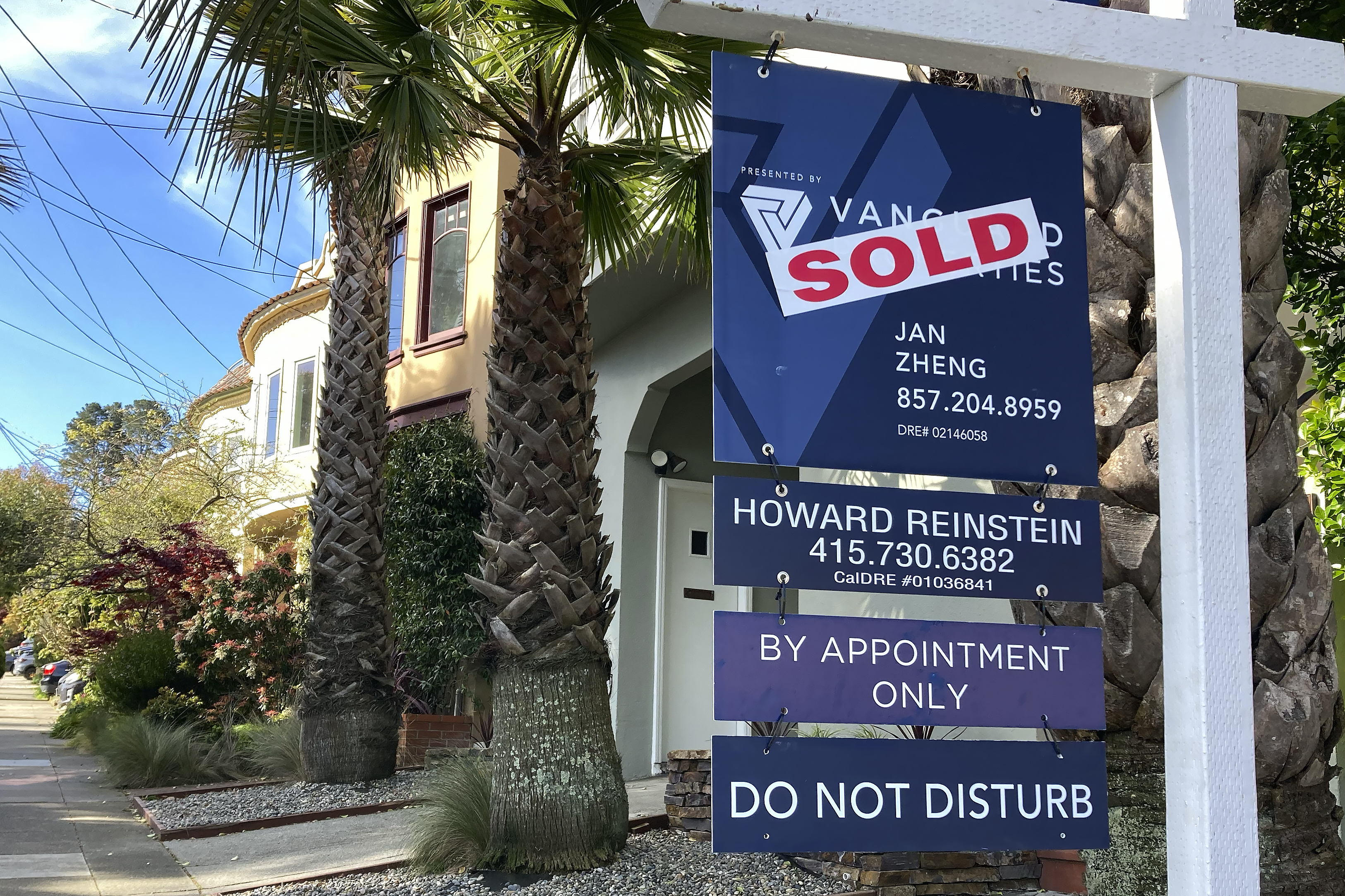 US Home Sales Reach 30-Year Low in 2024, Market Decline.