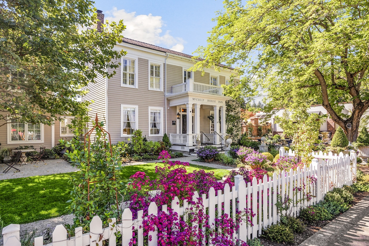 Oregon gold rush estate with modern updates listed for sale in Portland.