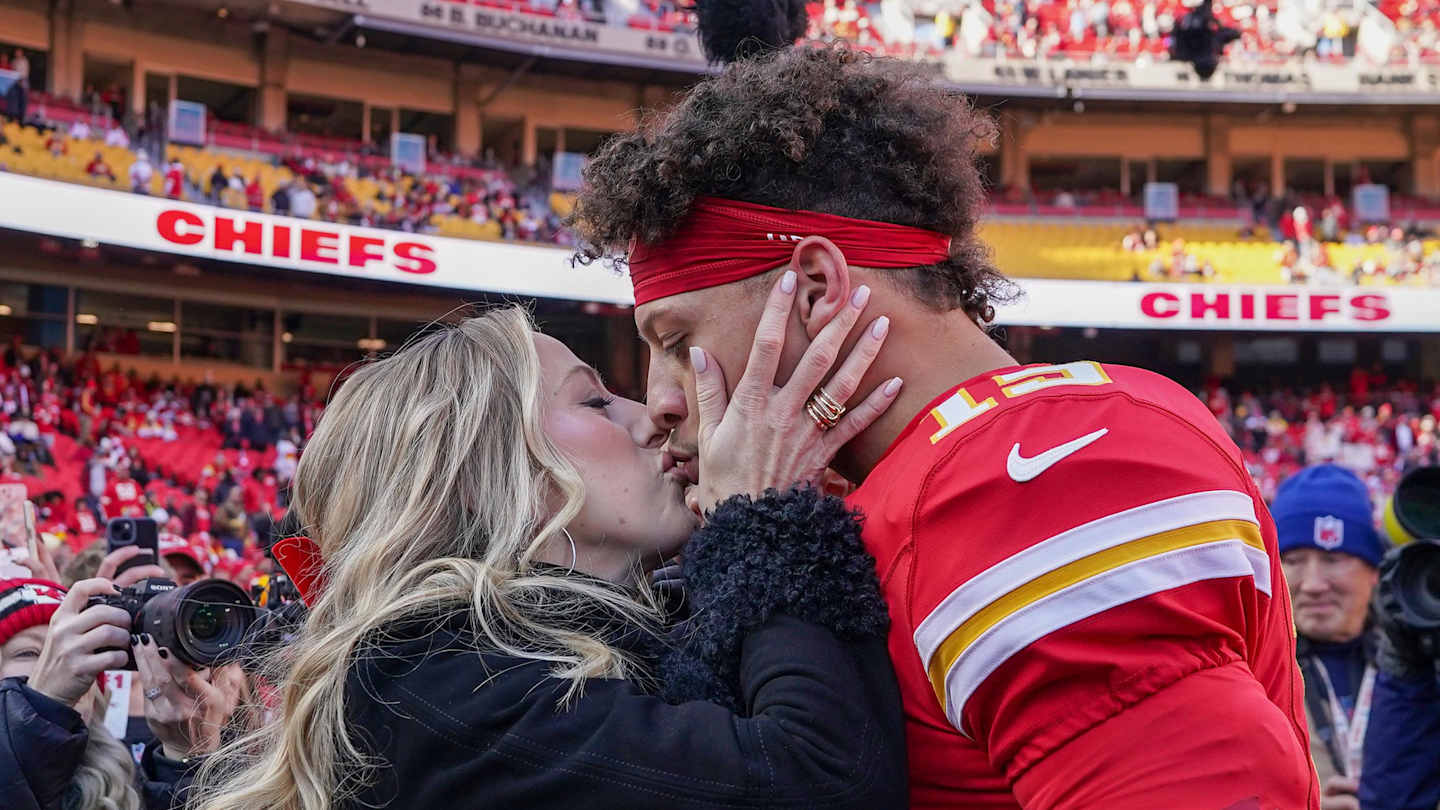 Patrick Mahomes family expands luxury real estate portfolio in upscale Kansas City.