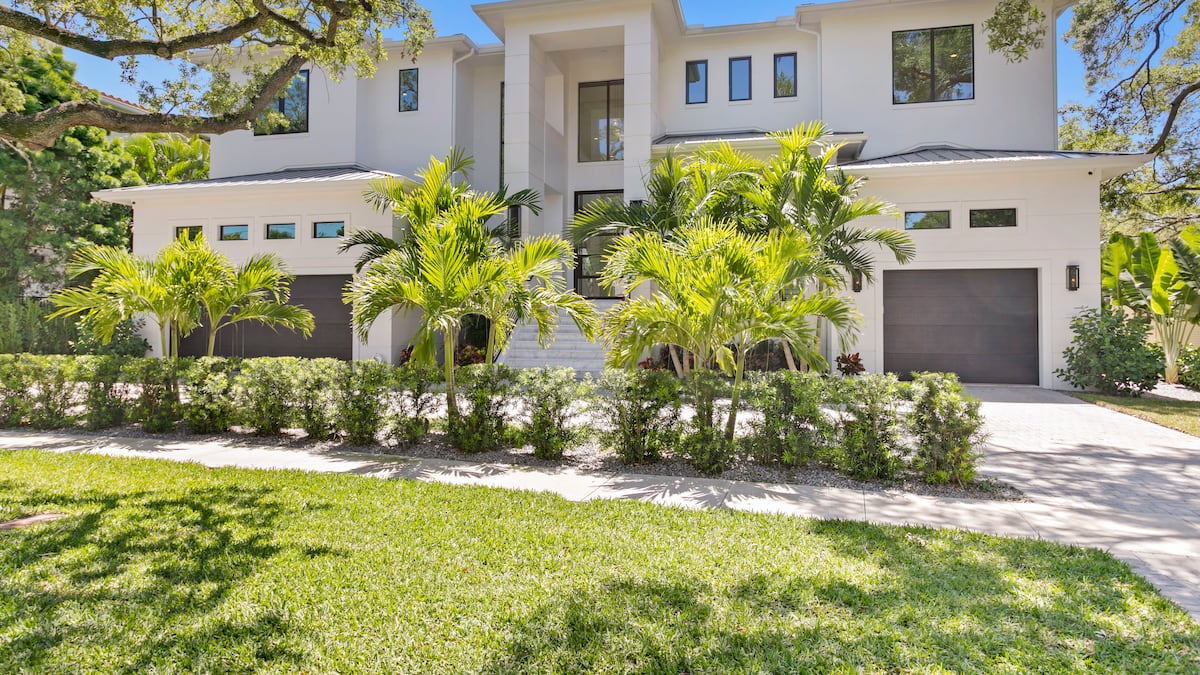 Tampa Bay luxury homes for sale showcased with high-end features revealed.