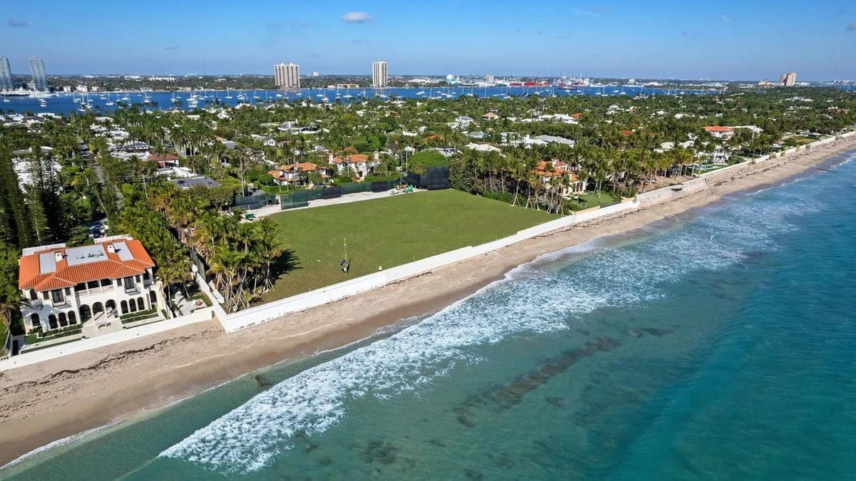 Palm Beach land deal closes with $200 million sale by cosmetics mogul's relative.