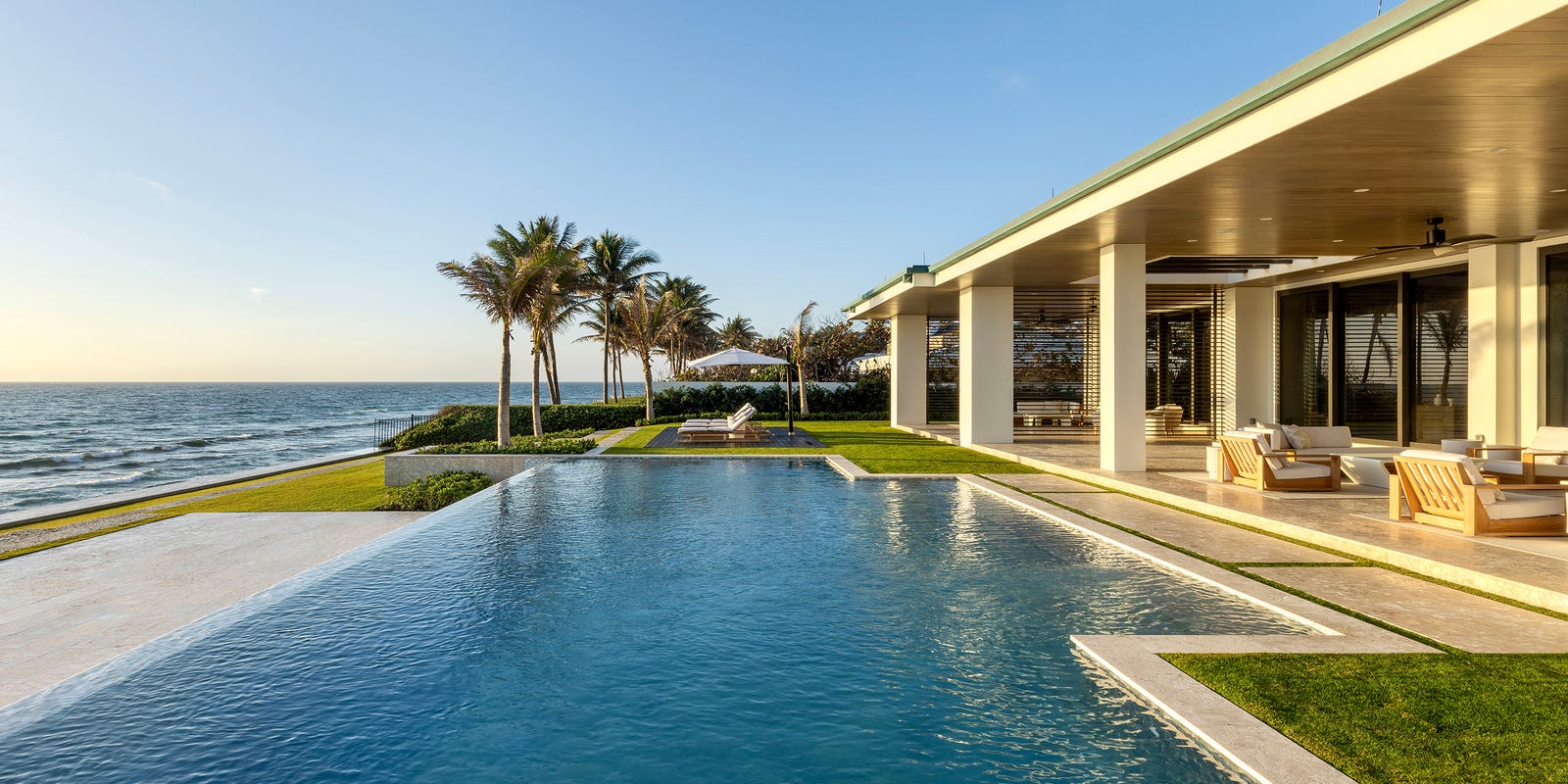 Multi-million dollar luxury estate in Manalapan, near Palm Beach, for sale.