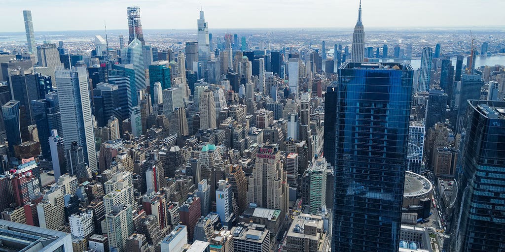 Ultra-luxury real estate markets in top US cities, revealed by Compass data analysis.