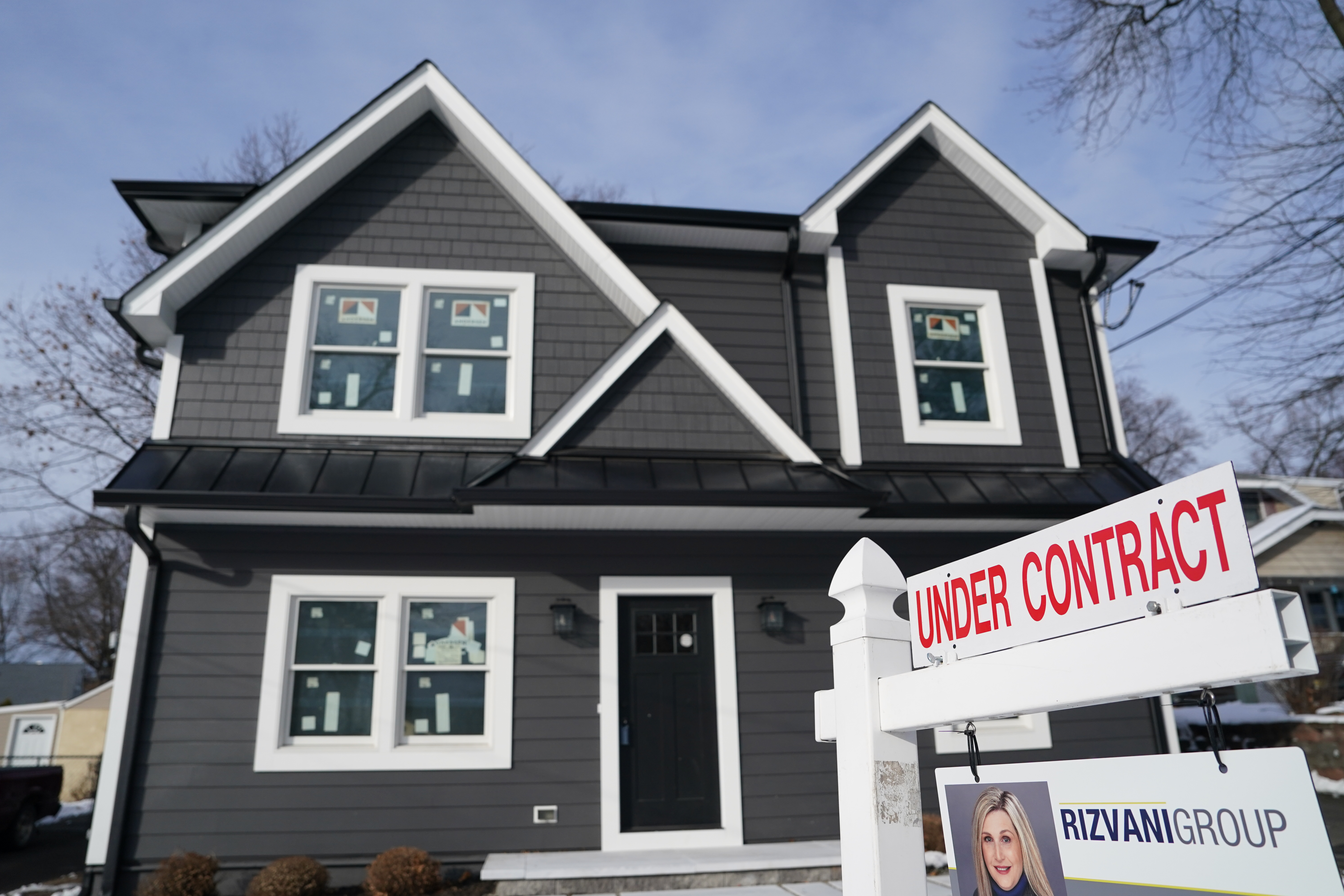 January home sales decline sharply, exacerbating US housing market downturn nationwide.