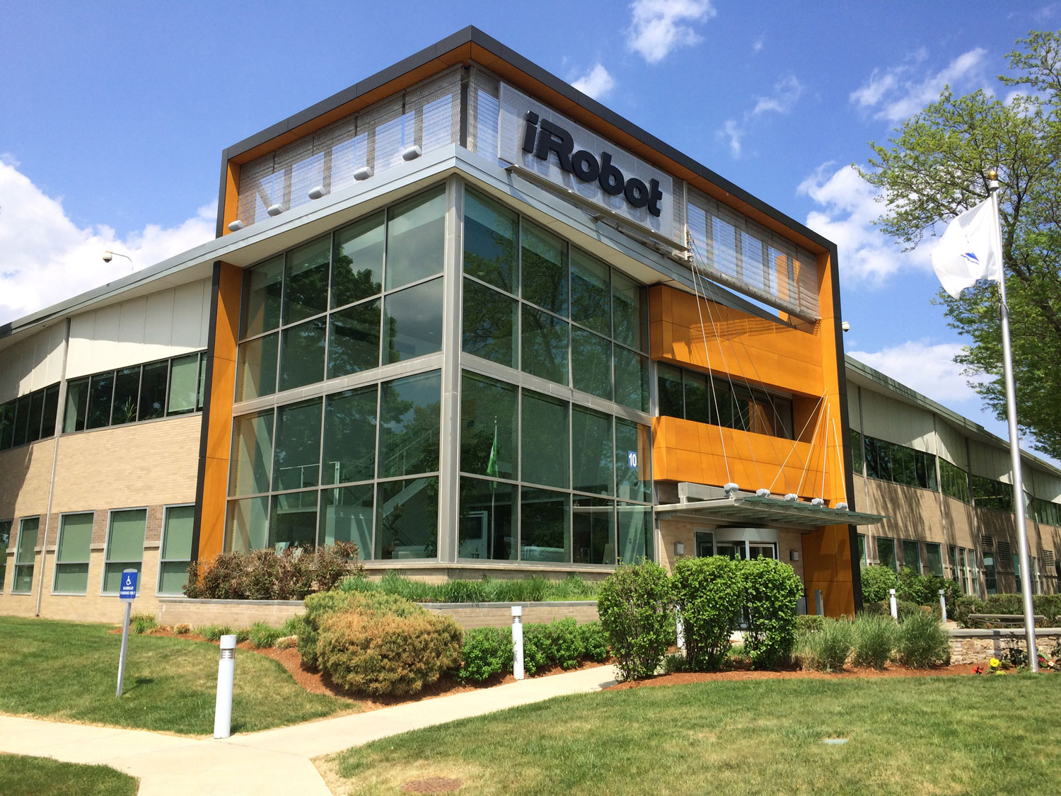 Tritower and Shorenstein acquire XChange property in Bedford, Massachusetts commercial real estate deal.