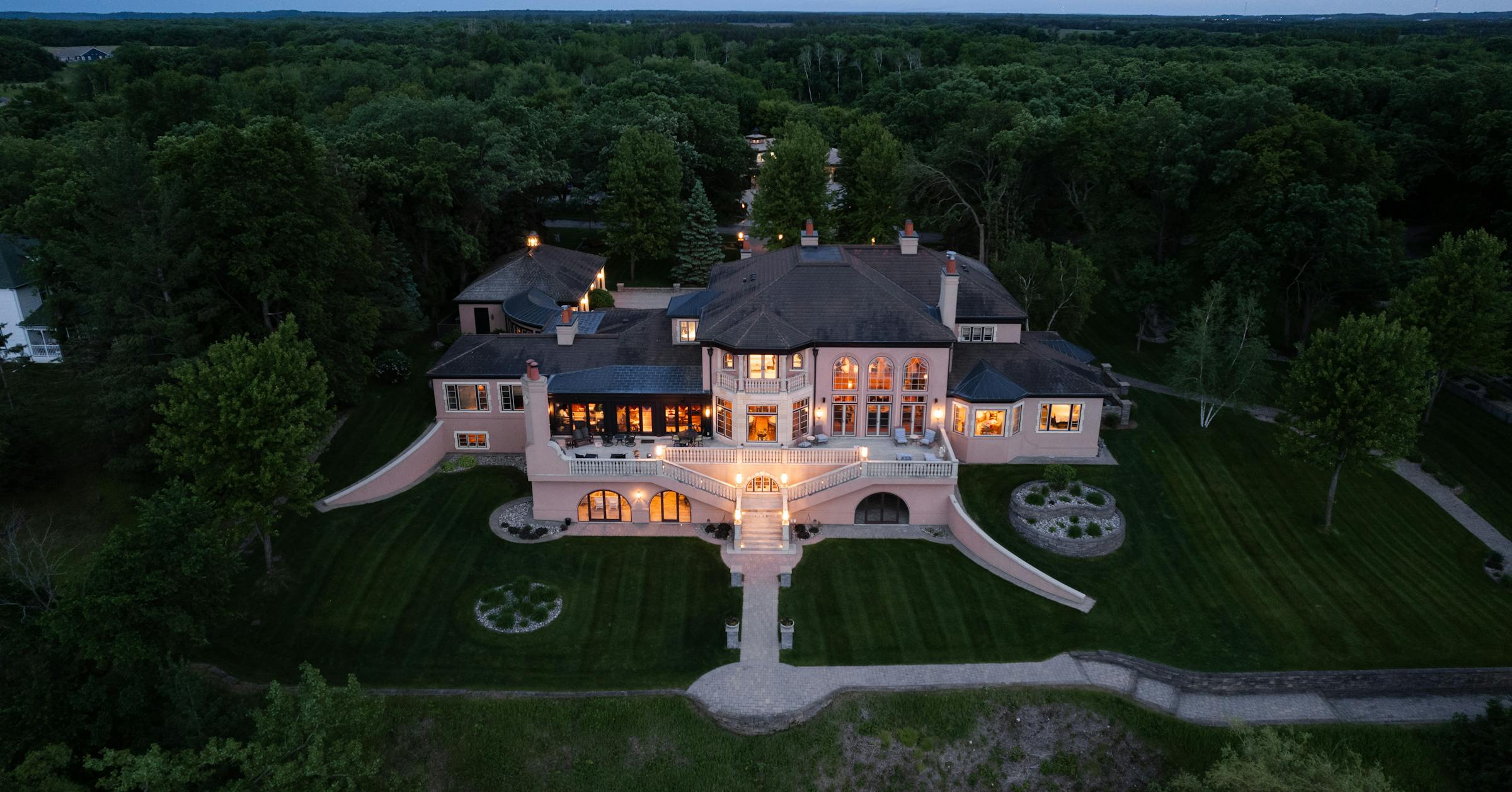 Perham estate sold for $14 million, luxurious mansion in upscale Minnesota location.