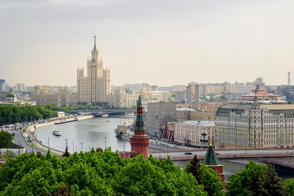 Russian billionaires relocate wealth to Moscow, shifting property market dynamics from London.