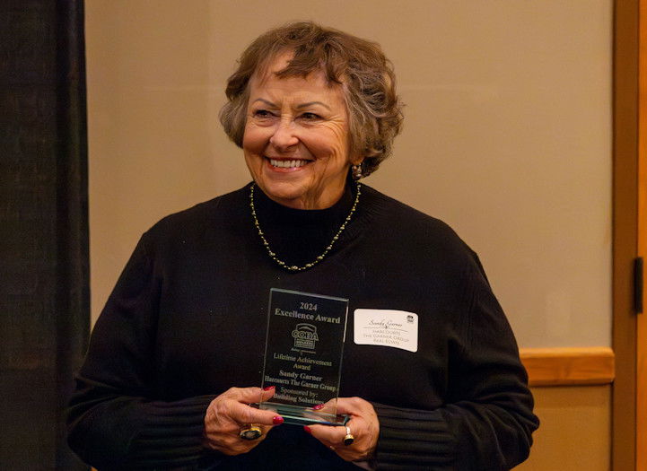 Bend real estate veteran receives lifetime achievement award in Oregon ceremony.