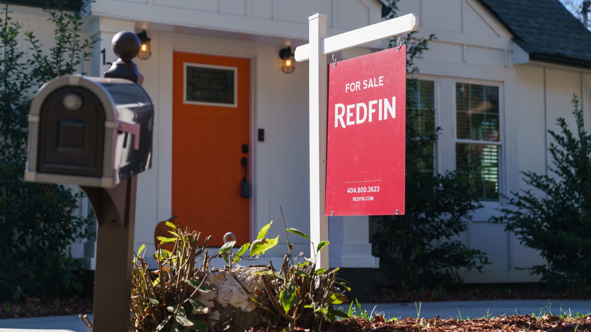 Rocket Companies acquires Redfin in $1.75 billion real estate merger deal.