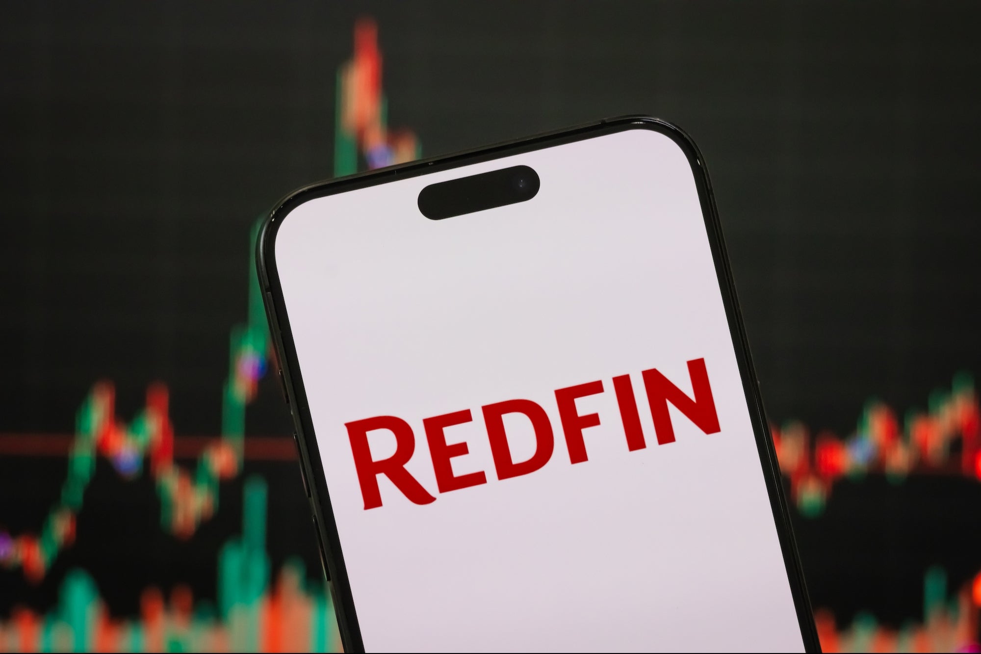 Rocket acquires Redfin for $1.75B, enabling mobile home buying and selling nationwide.