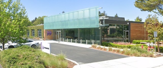 Mountain View tech campus defaults on $100M+ loan, sparking financial concerns in Silicon Valley.