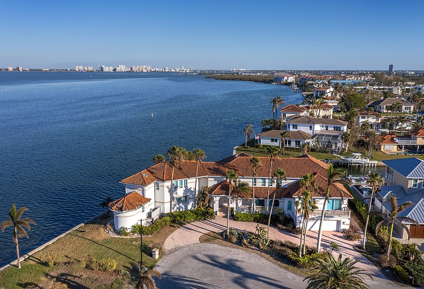 Residential real estate transactions in Longboat, Lido, St. Armands, and Bird Key areas.