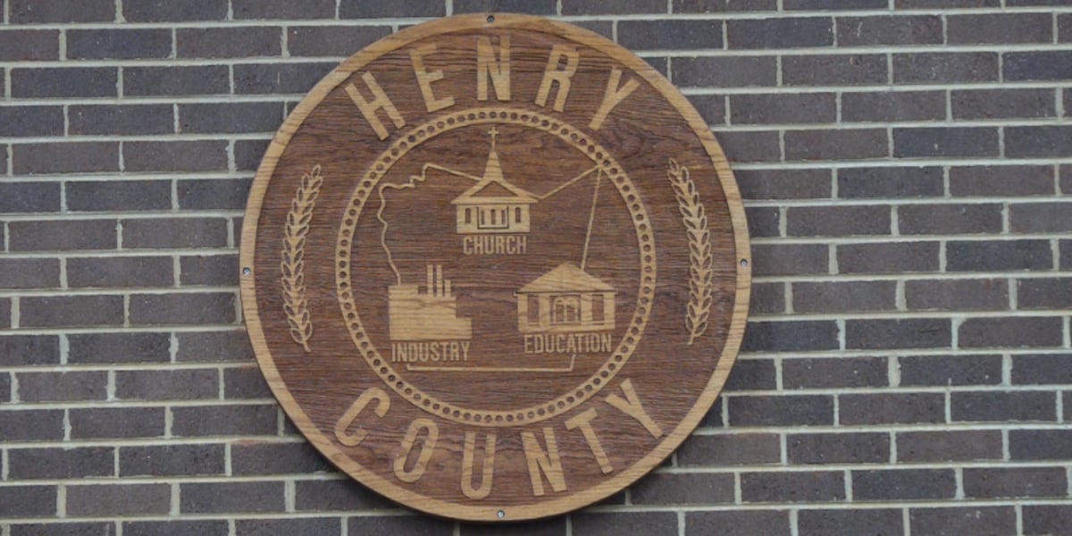 County officials discuss potential changes to Henry County property tax payment deadlines.